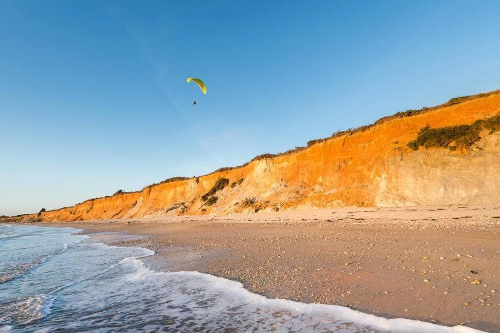 Tiny House Sur Terrain Boise A 10 Mn De La Mer Férel Kültér fotó